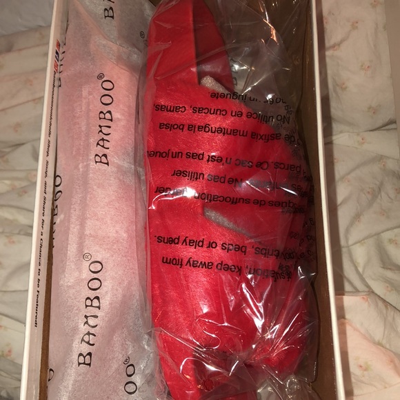 🎉 SALE NIB Bamboo Double Faux Fur Strap Slides - Picture 3 of 6